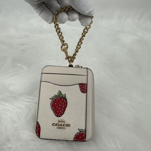 Coach Zip Card Case With Strawberry Print In Canvas/Gold/Chalk Multi CAR32 NWT - Picture 2 of 5